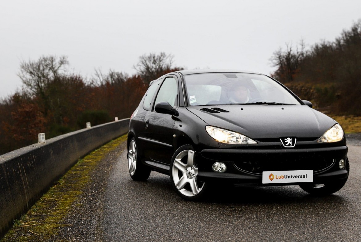 Comment la vieille Peugeot 206 peut-elle continuer à aussi bien se vendre ?